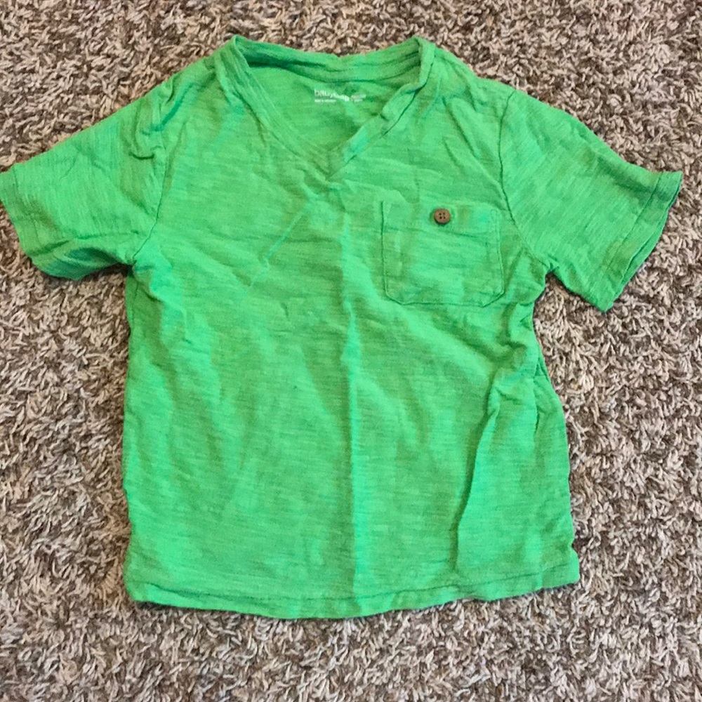 Green t shirt